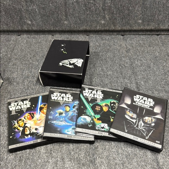 Star Wars Trilogy DVD Set - Silver and Black - Picture 7 of 11